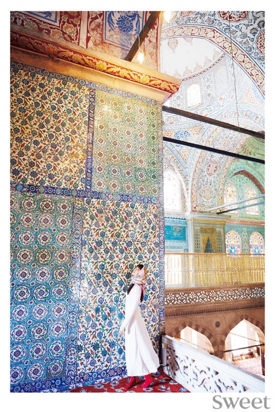 口についたアイスをなめる山本美月がたまらん！初のトルコ旅へ