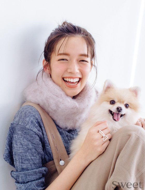 “いつも笑顔”の源は？ポジティブ女子・佐藤栞里に教わる「アガる」習慣