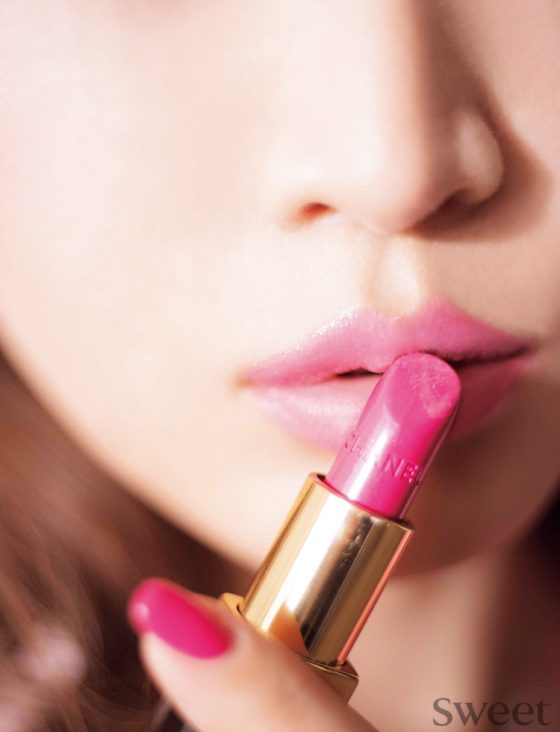これぞモテ顏！ピンクルージュで紗栄子のぷるるんリップが弾ける♡