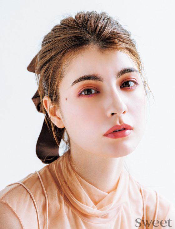 マギーがこっくり深みメイクを披露♡必殺“プラム生かし”！