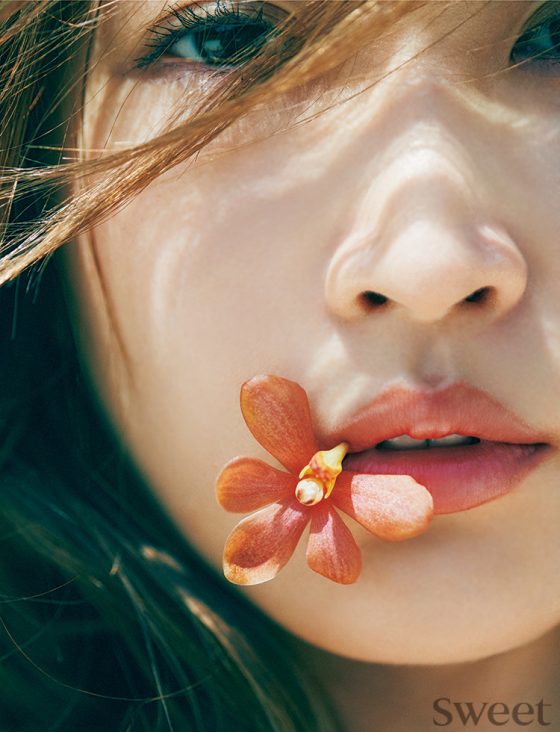 忙しい大人こそ花のある暮らしを。紗栄子が“余裕のある女”なワケ