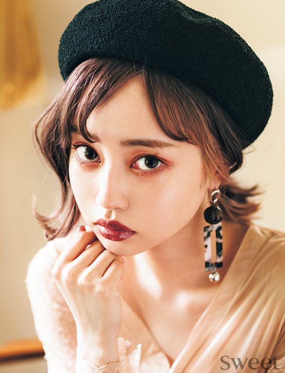 中村里砂の目力にキュン♡甘さ控えめのしっとりメイク