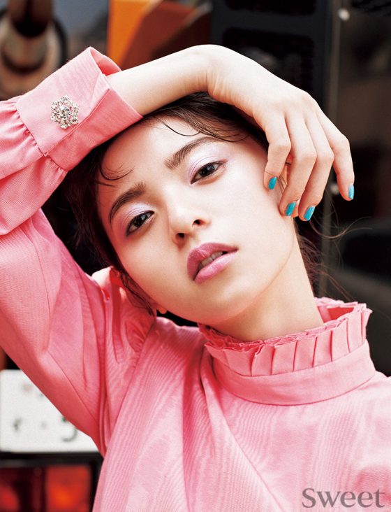 ピンクな齋藤飛鳥にキュン死♡マーク ジェイコブスの新ラインがめちゃかわ！