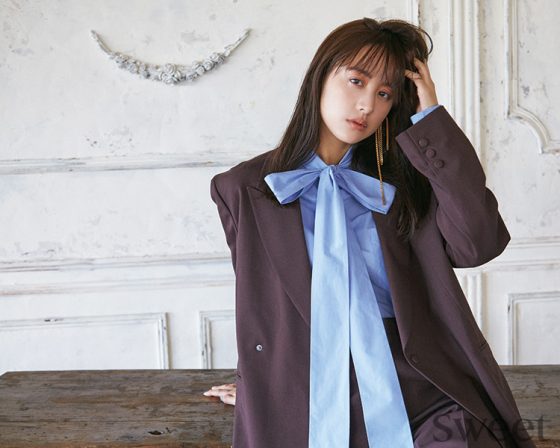 リボンもボウタイもマニッシュに♡山本美月に学ぶ着崩し術