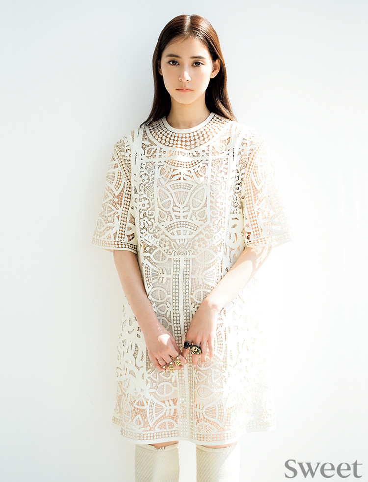 新木優子がItブランドの夢ドレスを圧巻の美しさで着こなす