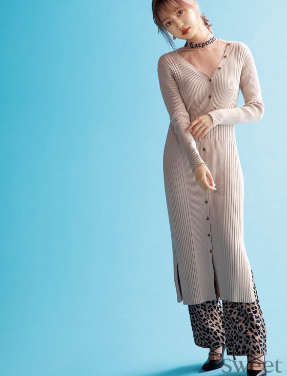 中村里砂らがニットドレスで私服魅せ♡ 色っぽコーデの参考に♪