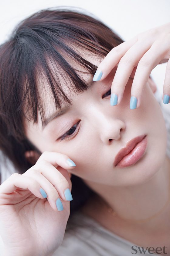 鈴木えみが選ぶ《美人ネイル》 春の新作メイクも披露！
