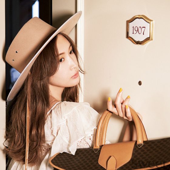 紗栄子のネイルがお手本！ 女子会・旅行の正解カラーはコレ♪