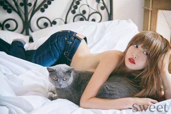 紗栄子の忘れられない思い出は？ 過去の連載を大胆ショットと共に振り返り！