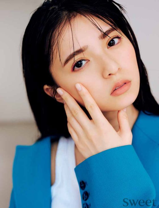 ［秋メイク］乃木坂46齋藤飛鳥がピンクのアイライナーに挑戦！ヘア&メイク中山友恵 監修