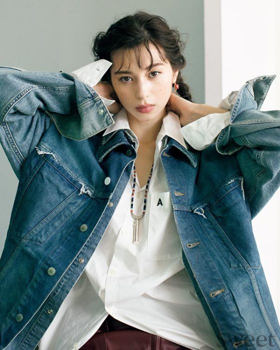 中条あやみさんがsweet表紙に初登場！主演映画『水上のフライト』への想いとは？