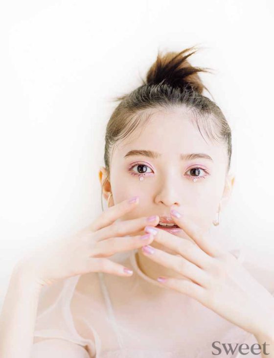 齋藤飛鳥が乃木坂46の色、紫のワントーンメイクにトライ！［ヘア＆メイク笹本恭平 監修］