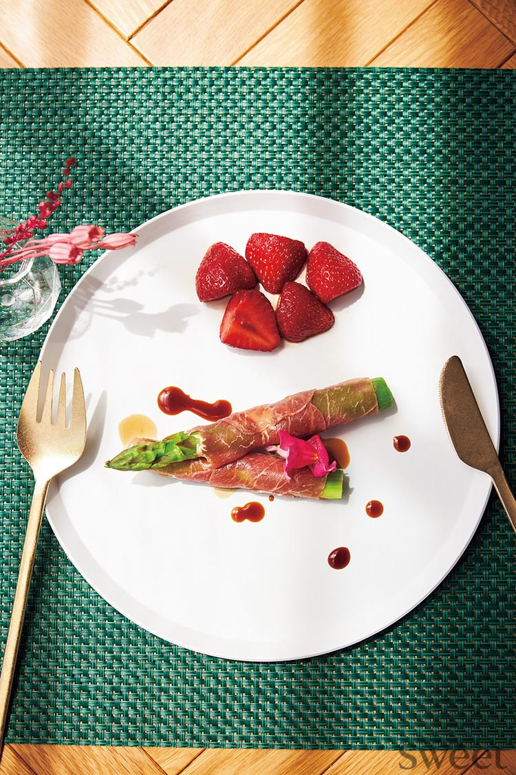 [HOME SWEET HOME：食編Part⑤] 生ハムアスパラ ～苺のバルサミコ添え～＆サングリアパンチのレシピ
