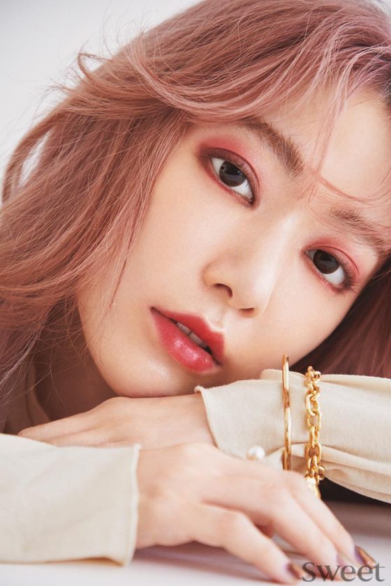 宮脇咲良、秋コスメでBRAND NEW ME.　（1）バーガンディ