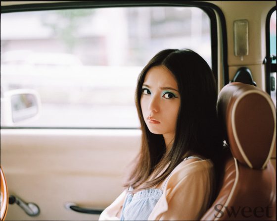 齋藤飛鳥が本気のコスプレ！ 名作映画をパロったハロウィンルック