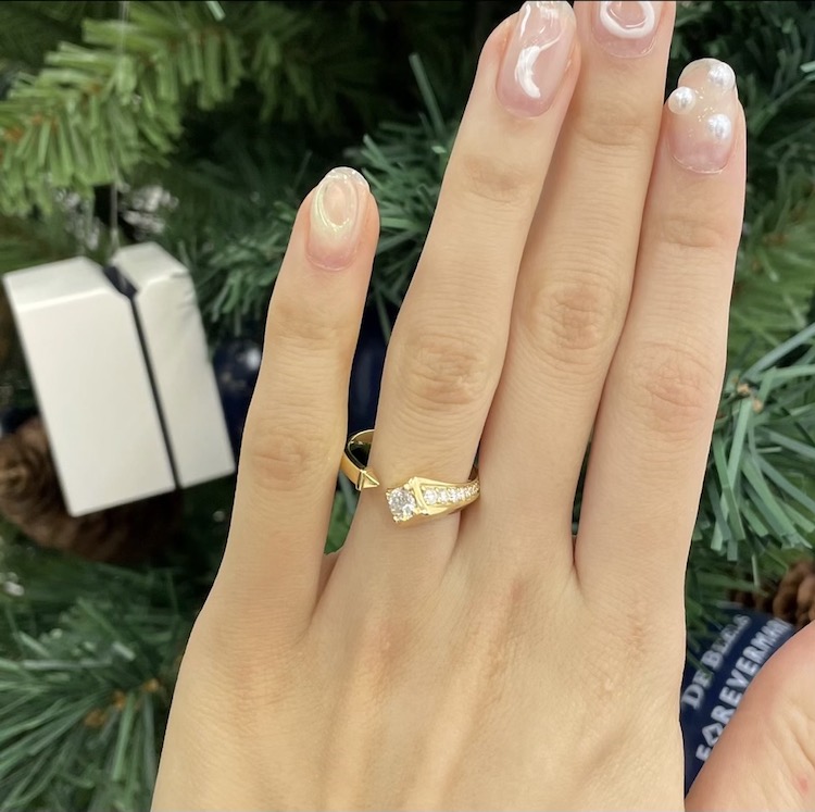 エンゲージリング】婚約指輪って無駄？ジュエラー「De Beers