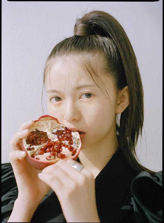 乃木坂46齋藤飛鳥、ほぼスッピンでモードに変身【未公開カット掲載】