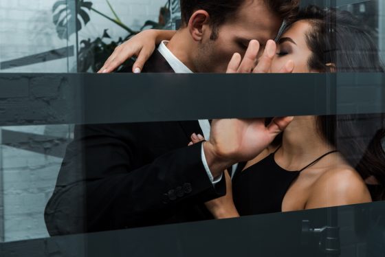 浮気された時の対処法とは？ 発覚後に踏むべき5ステップと別れるか別れないかの判断基準を紹介