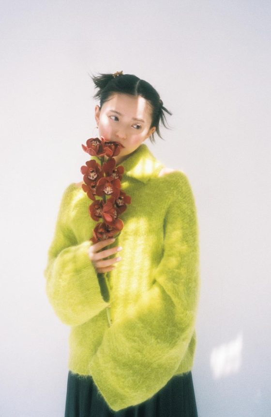 【乃木坂46・齋藤飛鳥】見せるの？隠すの？秋冬だって肌見せ♡カットアウトニット