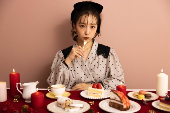 板野友美がディレクターを務めるROSY LUCEから初のホリデーコレクションが登場！ クリスマスは可愛いドレスを纏って素敵な一日を♡