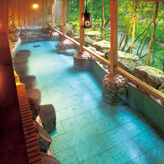 ホテル宿泊券やエステ体験も！ アンケートに答えて豪華プレゼントをゲット♡