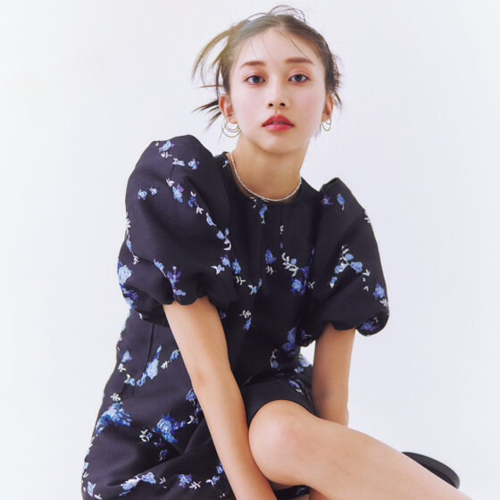 乙女なパフスリーブに合う！エッジの効いた甘辛フェイスのうるキラメイクHow to