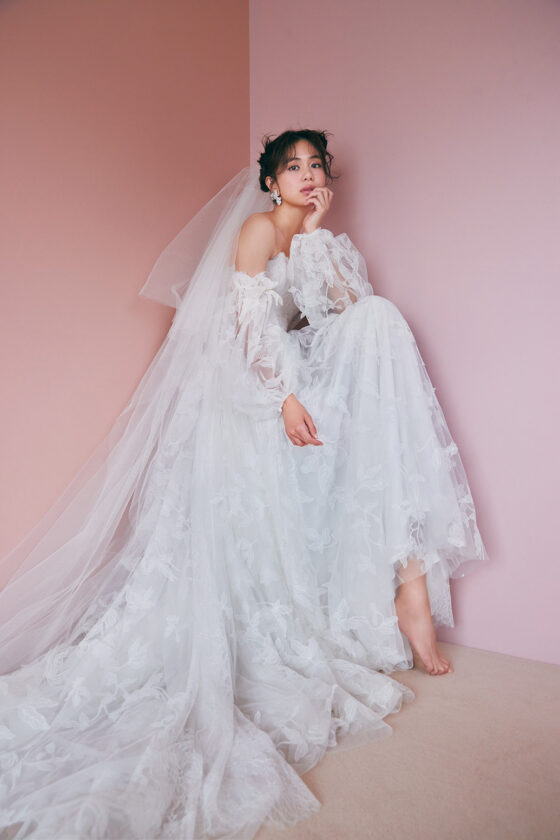 【2024年最新】全方位で視線を奪う♡ itなウエディングドレス