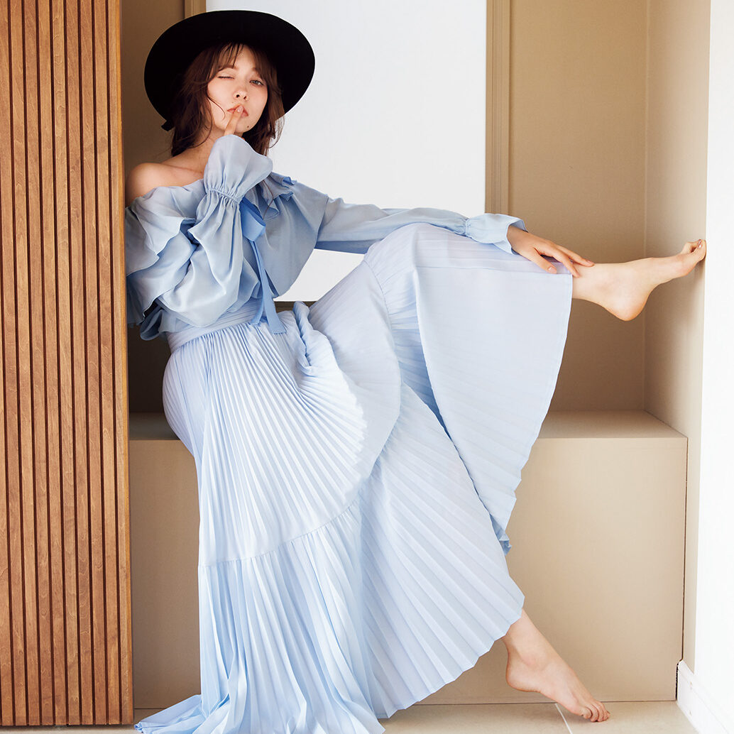 【FRAY I.D】八木アリサが大人ロマンティック♡なプリーツスカートを纏う