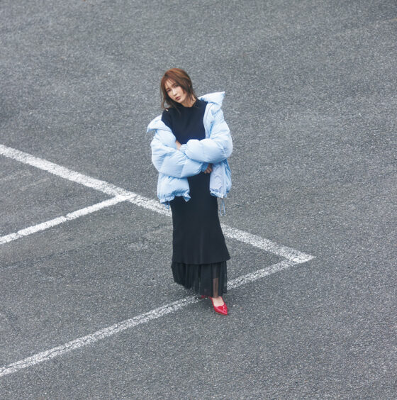 【紗栄子】レディなカジュアルスタイル♡ ニットドレス×ダウンコート