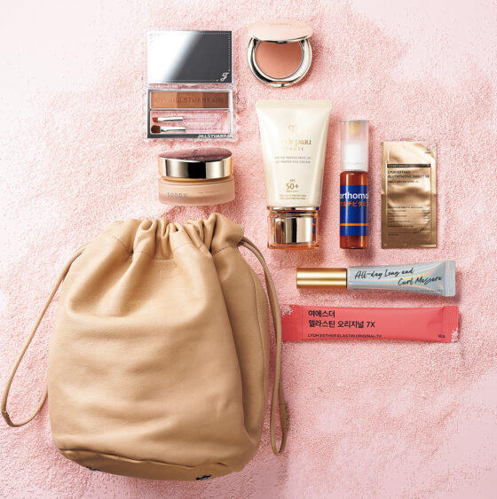 常備している一軍コスメは？ヘア&メイクアップアーティストのコスメポーチの中身大公開♡