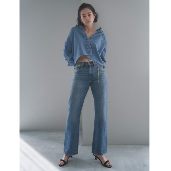 【SLOBE IENA】emmaが装うクリーン＆モードなLevi’s®517™別注モデル