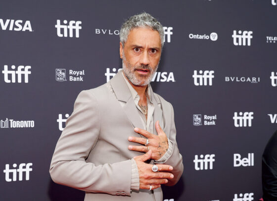 タイカ・ワイティティが『ネクスト・ゴール・ウィンズ』について語る【sweetムービーインタビュー】