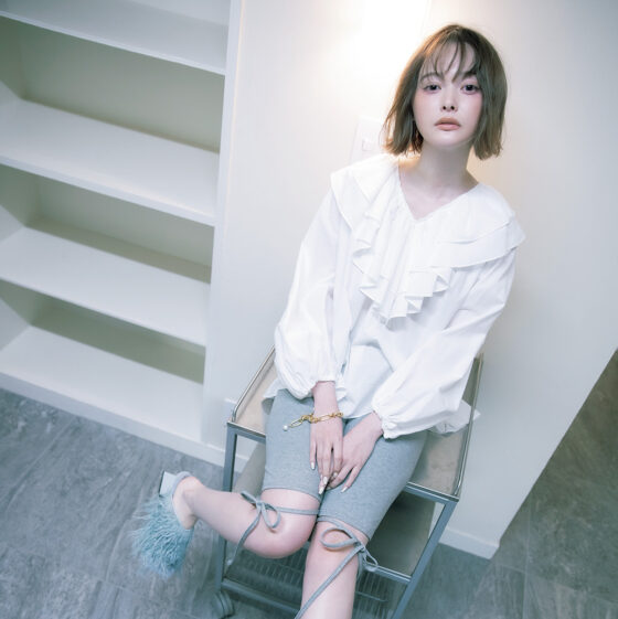 【玉城ティナ】女っぽくてなんぼ♡ 甘さキープのスポーツシックのコーデ術