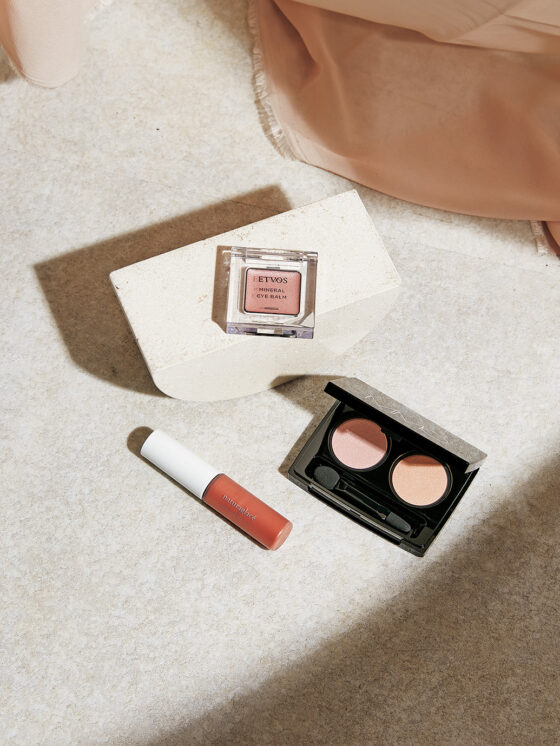 【敏感肌】乾燥から守る！透明感たっぷりなうるおいアイシャドウ3選