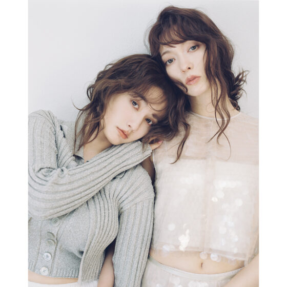 八木アリサ&谷まりあが着こなす【CODE A】のセンシュアルなレディコーデ