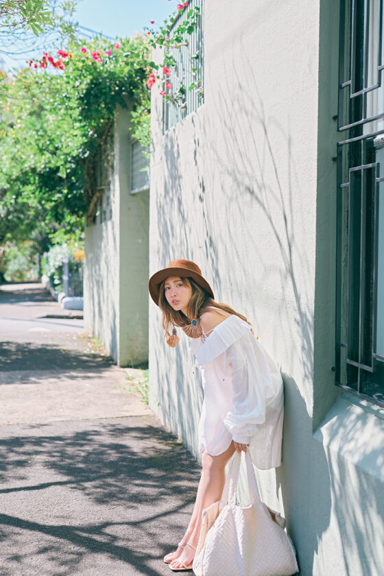 【紗栄子】日差しから守る！ヘレンカミンスキーの最新おしゃれハット