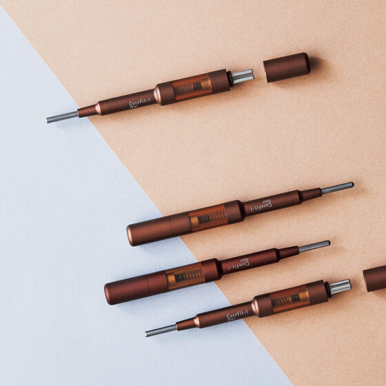 ペン型美顔器やスカルプブラシなど…美容のプロが教える！コリほぐしグッズ3選