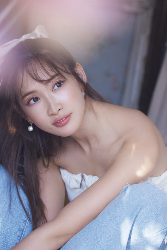 【紗栄子】KENJIが伝授！シンプルに輝くヌーディーメイクHow to