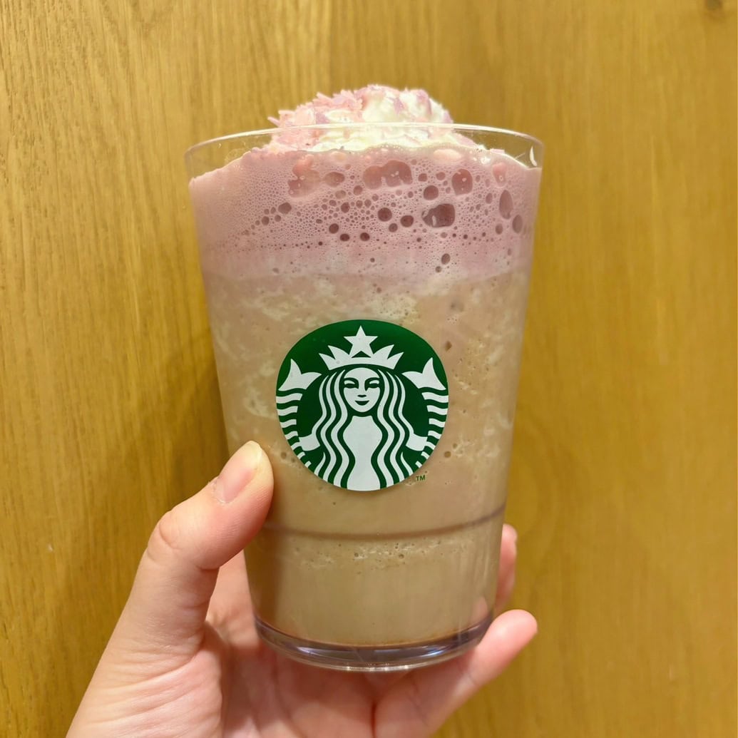 【スタバ新作レポ】ブーケのような見た目にキュン♡ リラックスできる癒やしのドリンクを体験