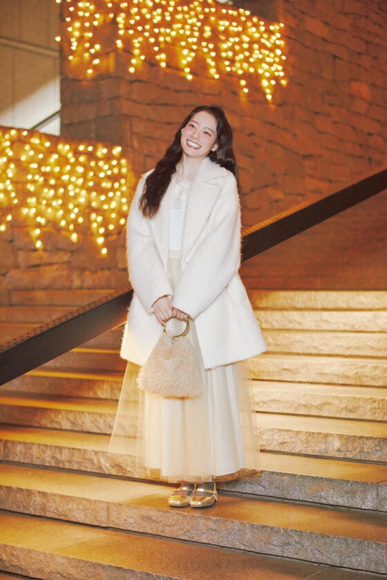 この冬は王道「白アウター」で決まり！自信が持てるお手本デートコーデ