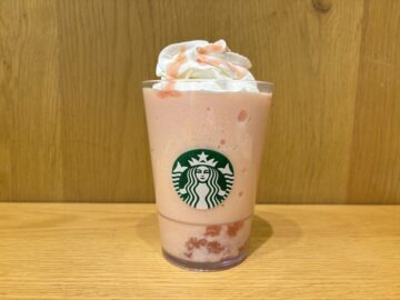 スタバ　白桃と桜わらびもち フラペチーノ®