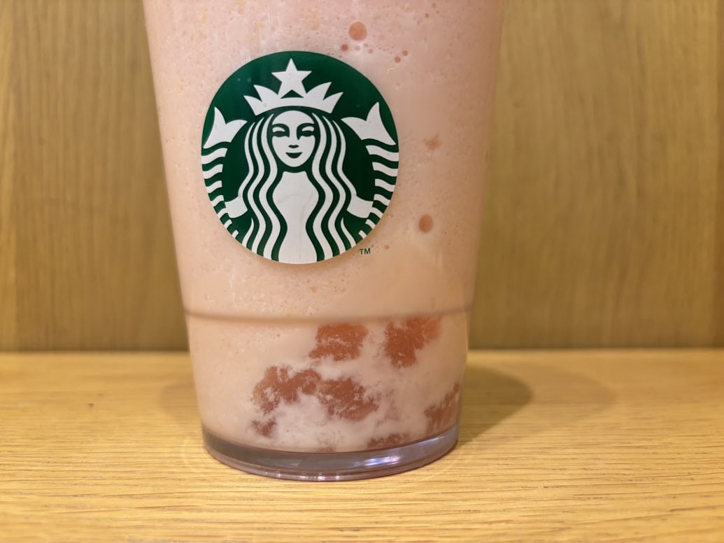 スタバ　白桃と桜わらびもち フラペチーノ®