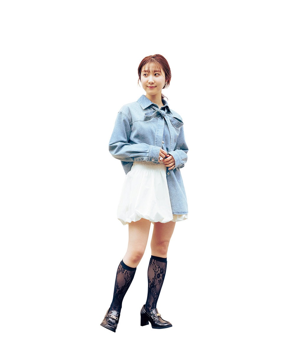 アウター×肌見せ　LILY BROWN