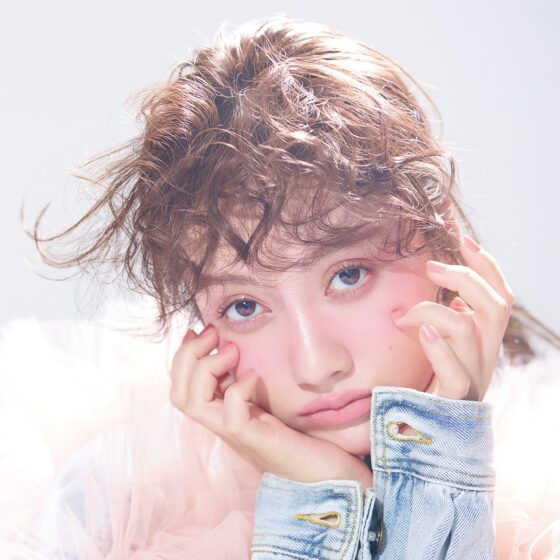 多幸感マシマシ♡ 大人の「ピンクメイク」は“青みピンク”で透明感をプラス！