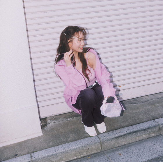 1枚でもレイヤードしても洒落る！「ニットキャミソール」の大正解コーデ4選