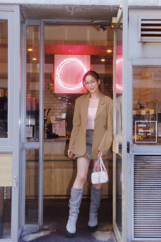 春は“ミニ”で決まり♡ 大人っぽくハマる「バルーンスカート」のお手本コーデ