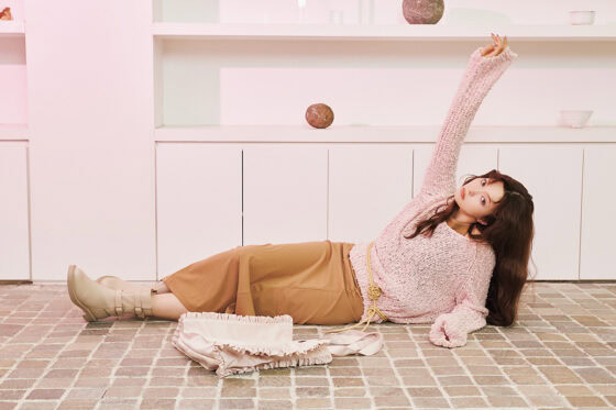 ピンクと好相性なのは“あの”3色♡ レトロなトレンドカラーで大優勝コーデ