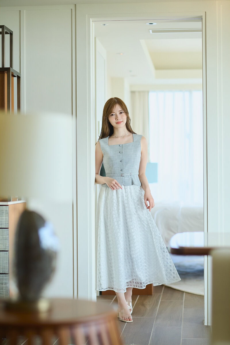 白石麻衣が魅せる！【CELFORD】美シルエットのサマードレスとセットアップ