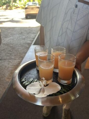 ホテルではフレッシュジュースでお出迎え