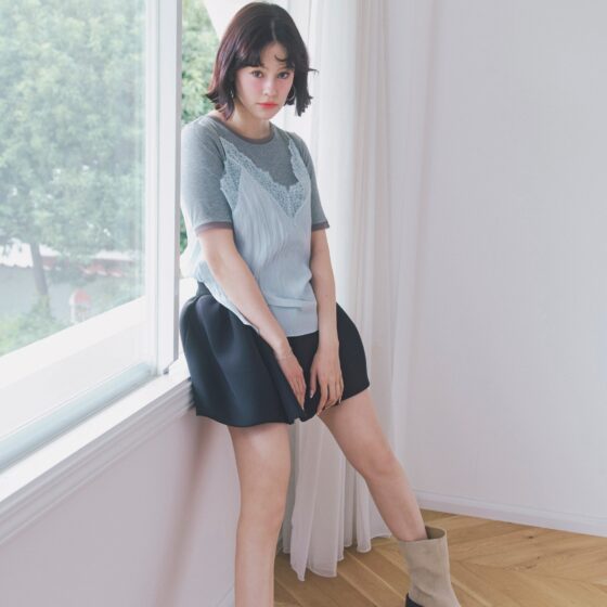 脚見せでも甘すぎない！“ブーツ合わせ”で仕上げる大人のミニ丈コーデ